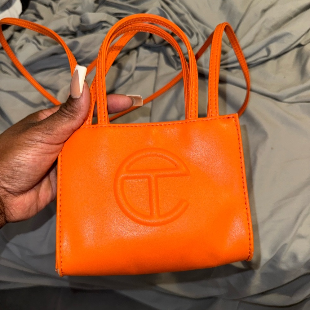 Small orange telfar